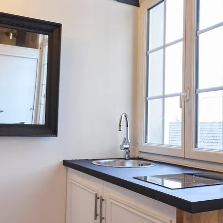 Un Cosy Au Coeur De 17 Batignolles , Monceau Apartment